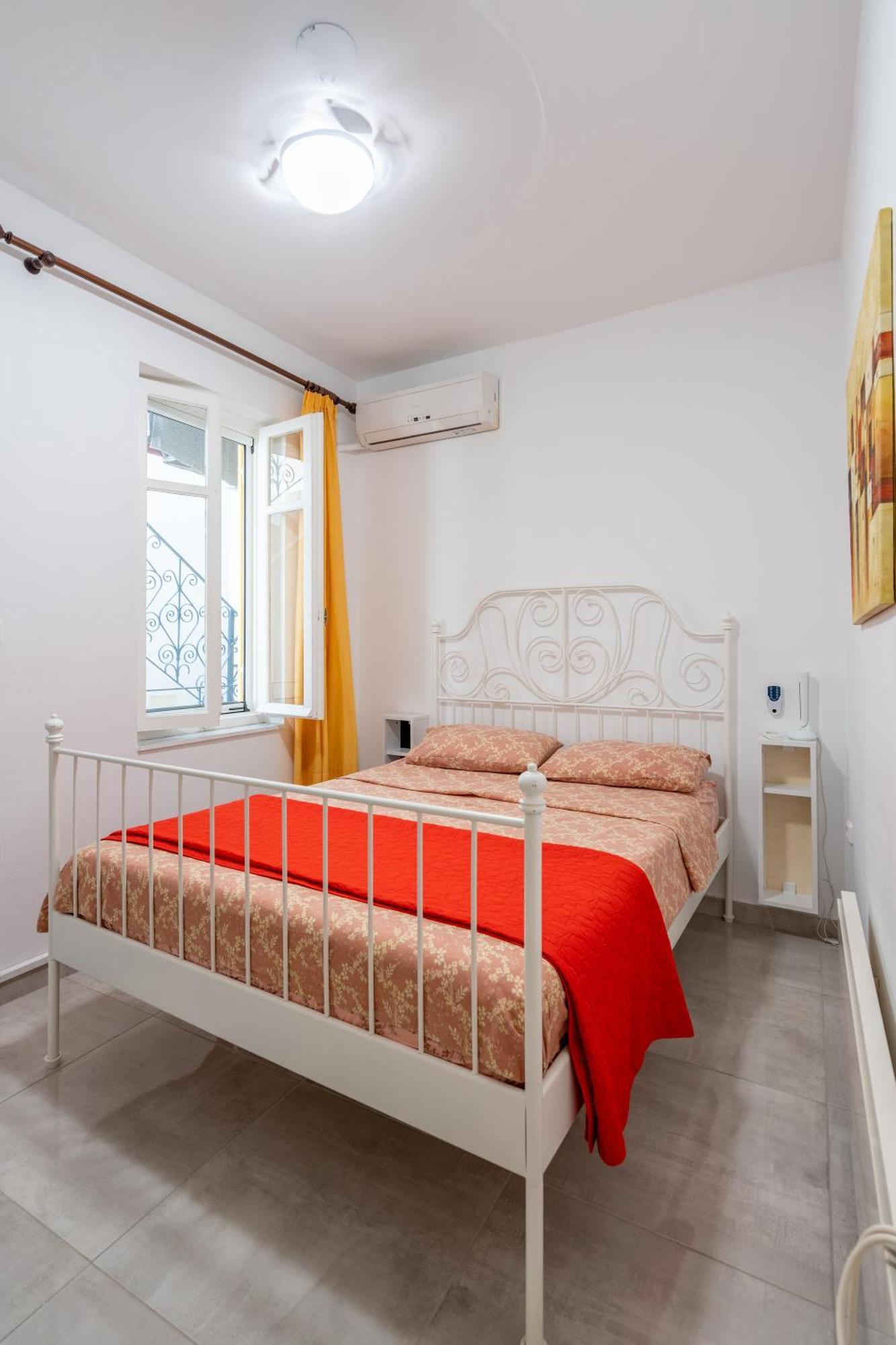 Psiri Gem From In Vivo Apartments- Spacious 1St Floor Apartment With Balcony In Athens' Historic Center Eksteriør billede