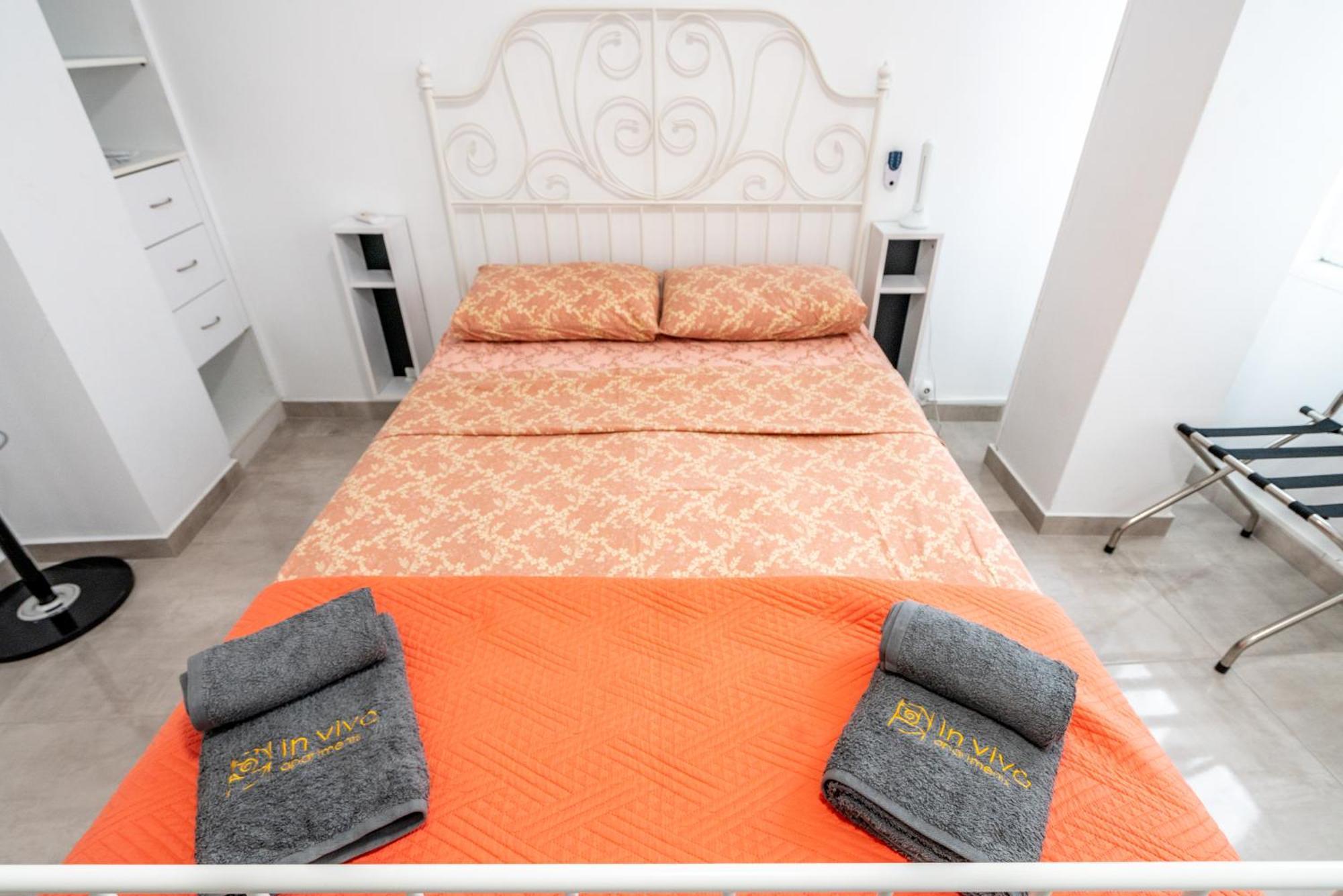Psiri Gem From In Vivo Apartments- Spacious 1St Floor Apartment With Balcony In Athens' Historic Center Eksteriør billede
